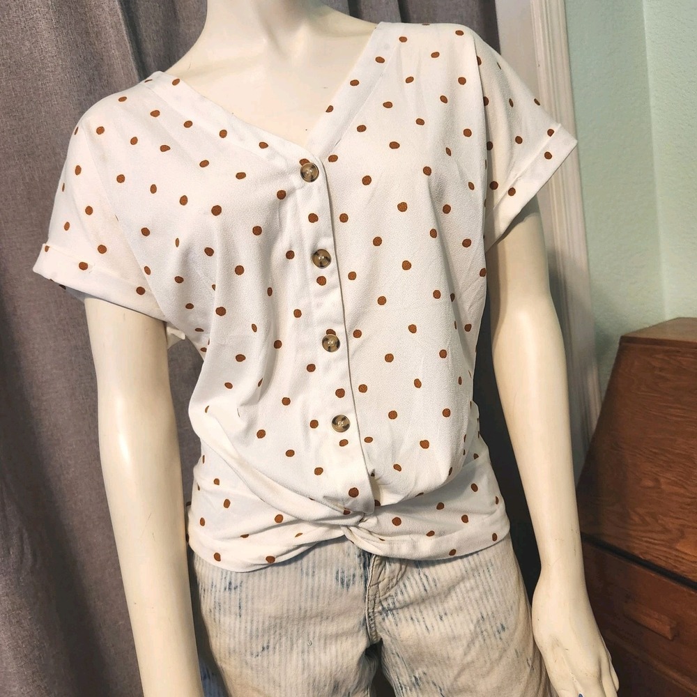 Flower and Feather Size M White With Brown Polka Dot Short Sleeve Twist Front‎